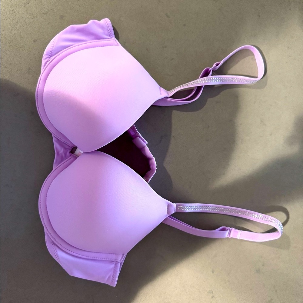 ❌SOLD❌ PINK Victoria’s Secret Lavender Underwire Bra